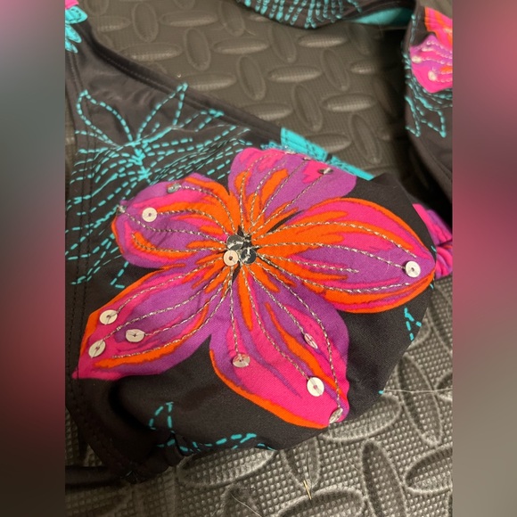 Floral Bikini - Picture 3 of 4